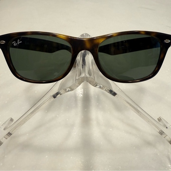 Ray-Ban New Wayfarer Unisex Sunglasses Tortoise/Green Classic RB2132 EUC main image 4